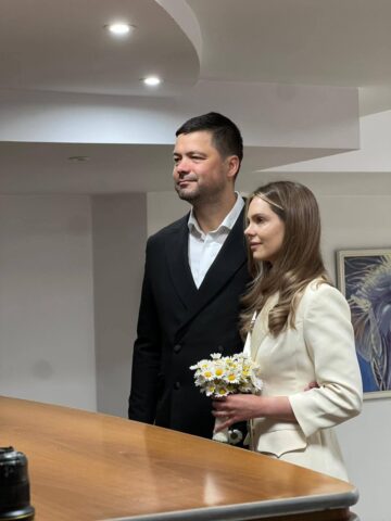 Cardiologul Paul Turcoman s-a căsătorit joi dimineaţă, la Primăria Suceava