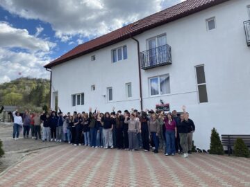 Maramureșul, lecție de viață pentru elevi. Tot mai multe școli aleg taberele educative organizate la Izișoara Resort