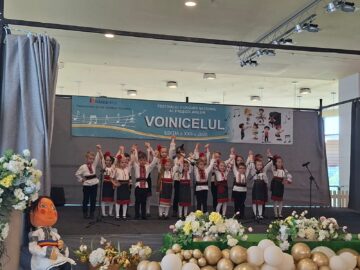 Peste 2.500 de preșcolari talentați au urcat pe scena Festivalului „Voinicelul”, la etapa județeană