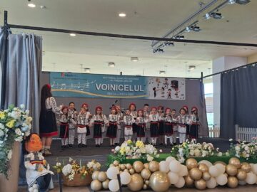 Peste 2.500 de preșcolari talentați au urcat pe scena Festivalului „Voinicelul”, la etapa județeană