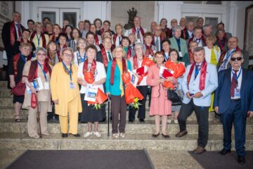 Absolvenții promoției 1976 de la „Ștefan cel Mare”, reuniți după jumătate de secol Absolvenții promoției 1976 de la „Ștefan cel Mare”, reuniți după jumătate de secol