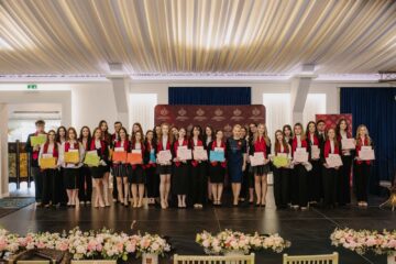 213 absolvenți ai Colegiului „Hurmuzachi” Rădăuți și-au luat „rămas-bun” de la anii de liceu
