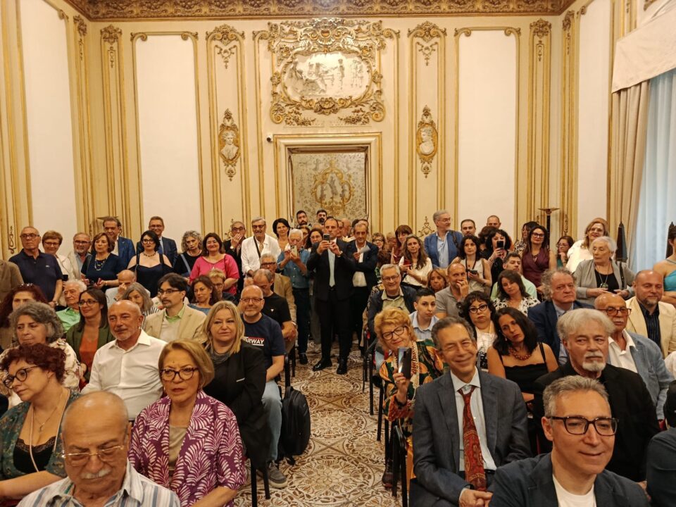 Al doilea premiu internațional de literatură pentru scriitorul bucovinean Mugur Andronic