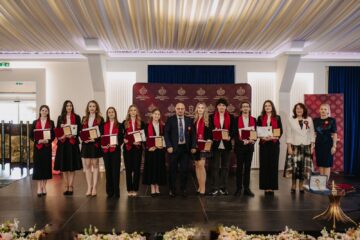 213 absolvenți ai Colegiului „Hurmuzachi” Rădăuți și-au luat „rămas-bun” de la anii de liceu
