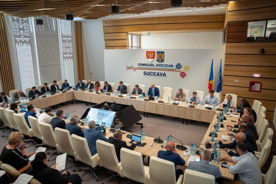 Consiliul Județean Suceava a alocat un sprijin financiar de peste 700.000 de lei pentru 65 de persoane aflate în situații dificile Consiliul Județean Suceava a alocat un sprijin financiar de peste 700.000 de lei pentru 65 de persoane aflate în situații dificile