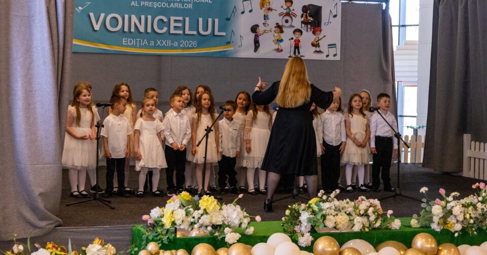 Peste 2.500 de preșcolari talentați au urcat pe scena Festivalului „Voinicelul”, la etapa județeană Peste 2.500 de preșcolari talentați au urcat pe scena Festivalului „Voinicelul”, la etapa județeană