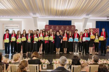 213 absolvenți ai Colegiului „Hurmuzachi” Rădăuți și-au luat „rămas-bun” de la anii de liceu