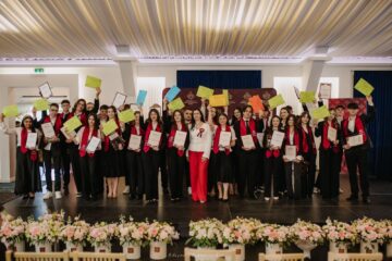 213 absolvenți ai Colegiului „Hurmuzachi” Rădăuți și-au luat „rămas-bun” de la anii de liceu