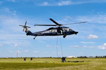 Exercițiu tactic cu un scenariu de gestionare a unei amenințări cu bombă la bordul unei aeronave pe Aeroportul Suceava Exercițiu tactic cu un scenariu de gestionare a unei amenințări cu bombă la bordul unei aeronave pe Aeroportul Suceava