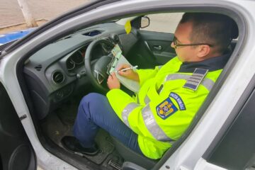 Un inconștient a fost prins a doua oară în mai puțin de trei luni la volan deși avea permisul suspendat