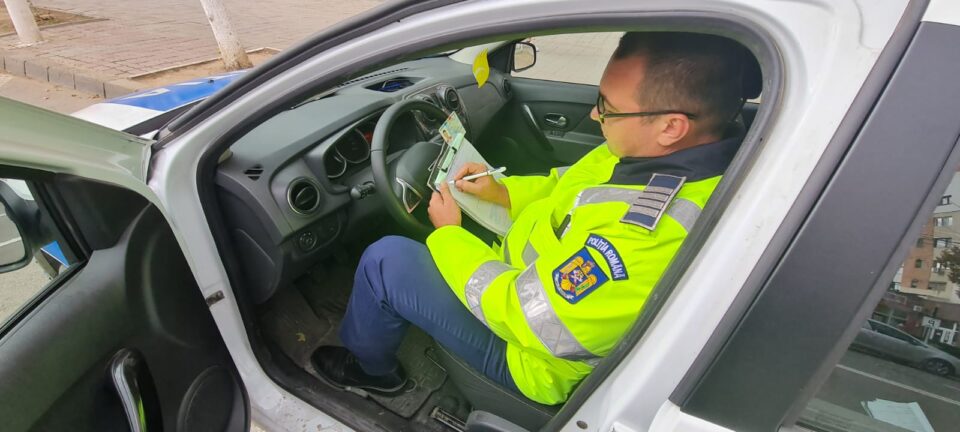 Un inconștient a fost prins a doua oară în mai puțin de trei luni la volan deși avea permisul suspendat Un inconștient a fost prins a doua oară în mai puțin de trei luni la volan deși avea permisul suspendat