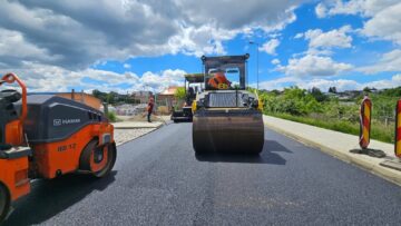 Primăria Fălticeni finalizează modernizarea străzii Unirii, pe care se va putea circula în maxim o săptămână