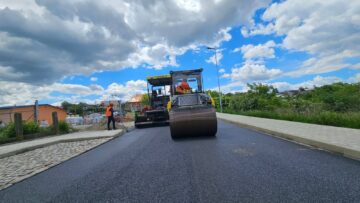 Primăria Fălticeni finalizează modernizarea străzii Unirii, pe care se va putea circula în maxim o săptămână