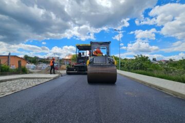 Primăria Fălticeni finalizează modernizarea străzii Unirii, pe care se va putea circula în maxim o săptămână Primăria Fălticeni finalizează modernizarea străzii Unirii, pe care se va putea circula în maxim o săptămână
