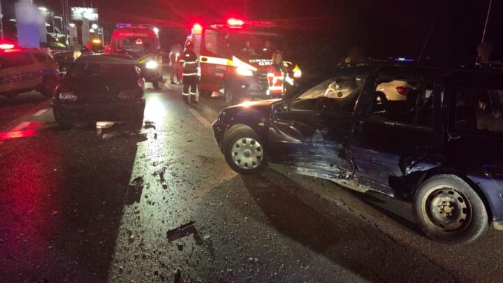 Doi răniți, după ce o șoferiță a încercat o manevră de întoarcere pe E 85,  la ieșirea din Suceava