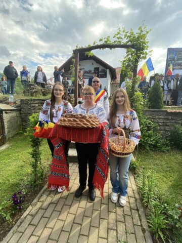 „Străjerii” din Dolheștii Mici, două decenii în slujba tradițiilor și identității culturale de pe Valea Șomuzului
