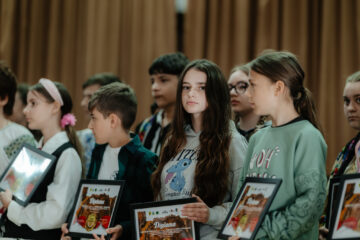 Festivitatea de premiere a concursului „Comorile Călimanilor” a adus împreună 187 de copii din patru județe