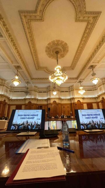 „Vocea tinerilor contează!” – 52 de elevi suceveni au dezbătut drepturi ale copilului la tribuna Camerei Deputaților