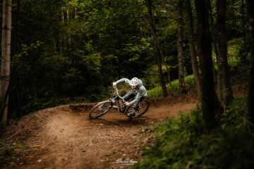 Pe pârtia Veverița din Vatra Dornei a fost deschisă instalația destinată traseului de mountain bike