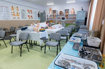 Înscrieri la Școala Postliceală Sanitară de stat. Optometrist, tehnician maseur și ergoterapeut, FĂRĂ TAXĂ, în oferta instituției