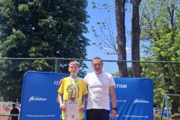 Tânărul atlet fălticenean Eusebiu Prisacă continuă să impresioneze