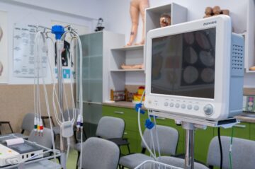 Înscrieri la Școala Postliceală Sanitară de stat. Optometrist, tehnician maseur și ergoterapeut, FĂRĂ TAXĂ, în oferta instituției