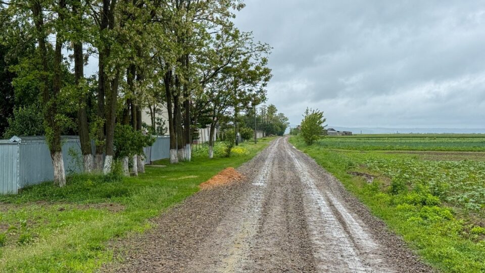 Gheorghe Șoldan anunță că încă un drum de pământ, din comuna Fântânele, va fi modernizat de Consiliul Județean Suceava