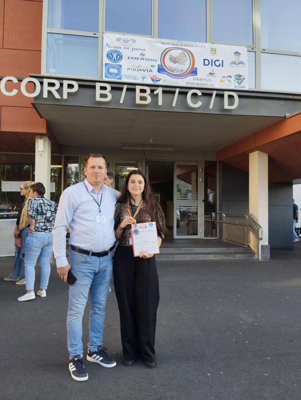 Elevi din Iaslovăț, Râșca și Manolea, premiați la Olimpiada Satelor din România