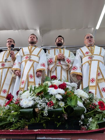 Număr mare de credincioși la sărbătoarea Sfântului Ioan cel Nou de la Suceava, în ciuda vremii nefavorabile