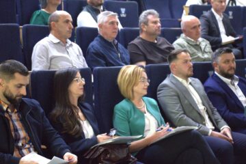 Ministrul Educației și reprezentanți ai mediului economic au dezbătut la Universitatea Suceava dezvoltarea unor zone economice speciale în regiunea de nord-est