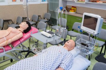 Înscrieri la Școala Postliceală Sanitară de stat. Optometrist, tehnician maseur și ergoterapeut, FĂRĂ TAXĂ, în oferta instituției