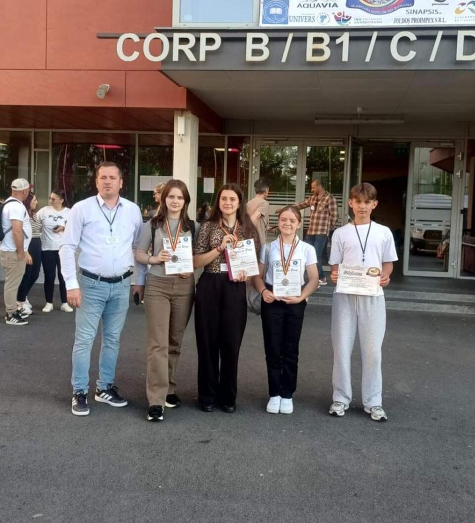 Elevi din Iaslovăț, Râșca și Manolea, premiați la Olimpiada Satelor din România