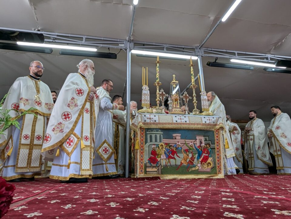 Număr mare de credincioși la sărbătoarea Sfântului Ioan cel Nou de la Suceava, în ciuda vremii nefavorabile