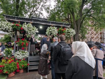 Număr mare de credincioși la sărbătoarea Sfântului Ioan cel Nou de la Suceava, în ciuda vremii nefavorabile