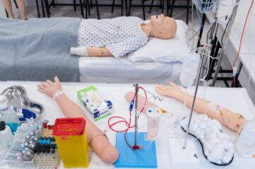 Înscrieri la Școala Postliceală Sanitară de stat. Optometrist, tehnician maseur și ergoterapeut, FĂRĂ TAXĂ, în oferta instituției