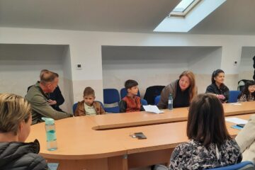 O activitate cu tema „Familia mea”, organizată de Ziua Națională pentru Adopție, la DGASPC Suceava