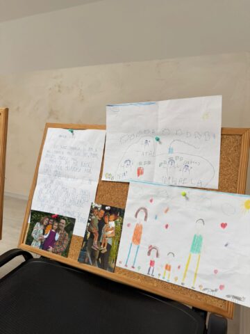 O activitate cu tema „Familia mea”, organizată de Ziua Națională pentru Adopție, la DGASPC Suceava