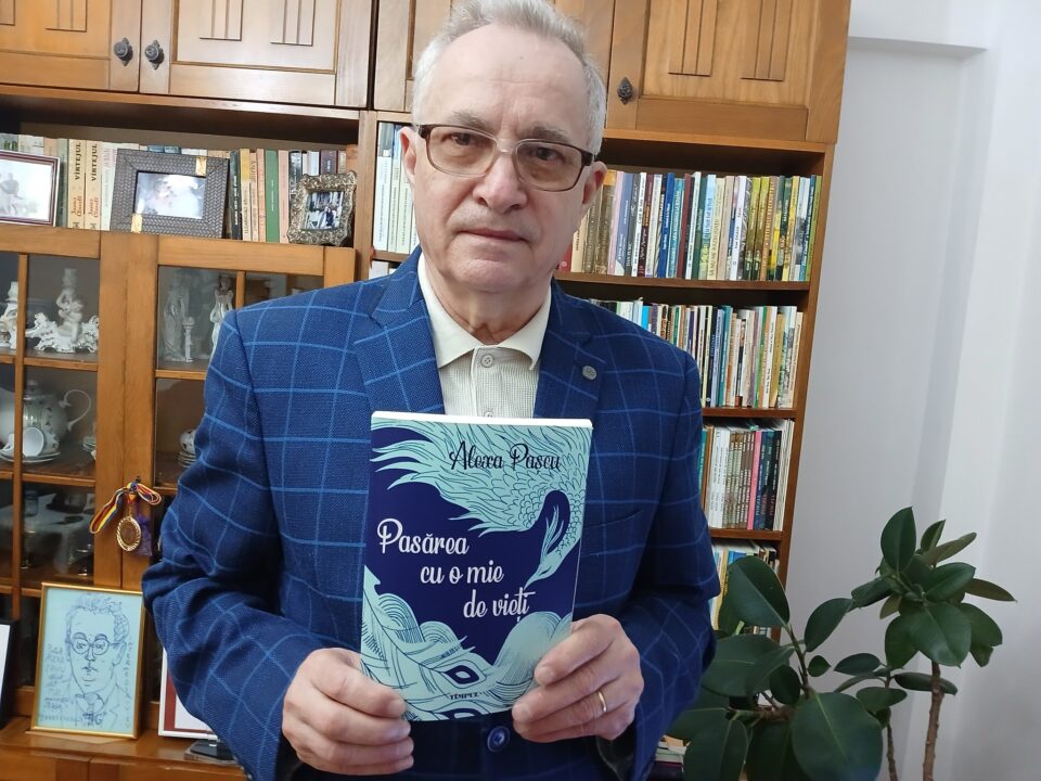 Alexa Pașcu lansează la Fălticeni volumul de poezie „Pasărea cu o mie de vieți”, o carte dedicată memoriei fiului său