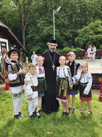 Festivalul „Sub cerul Bucovinei, tradiții laolaltă”, la Muzeul Satului Bucovinean