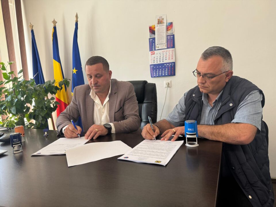Primarul din Fântânele, Marian Sabie, a anunțat semnarea contractului pentru amplele lucrări de reabilitare a școlii din Bănești