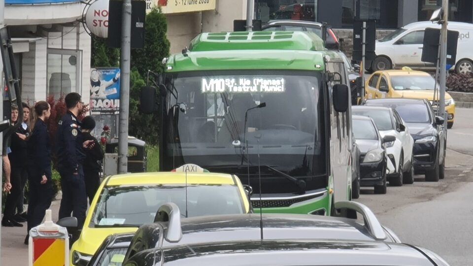 Copil fugit de acasă, recuperat dintr-un autobuz TPL, lângă Teatrul ”Matei Vișniec”