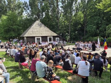 Festivalul „Sub cerul Bucovinei, tradiții laolaltă”, la Muzeul Satului Bucovinean