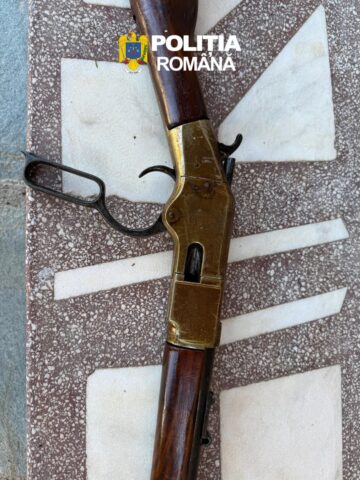 Arme, sute de cartușe, trofee de vânătoare și dispozitive de braconaj, ridicate în urma a 38 de percheziții