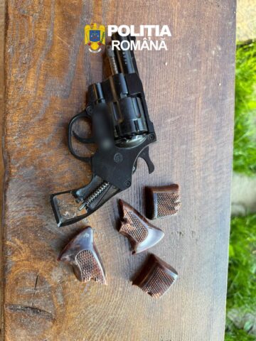 Arme, sute de cartușe, trofee de vânătoare și dispozitive de braconaj, ridicate în urma a 38 de percheziții