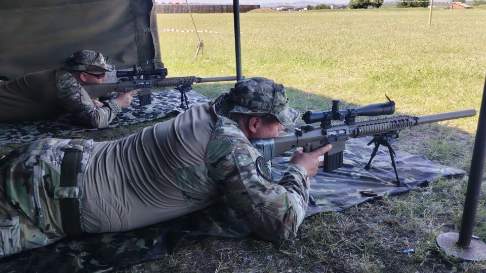 „Lupii Carpatini” au reprezentat cu succes România la o competiție-maraton, de 15 ore, de Tir Militar