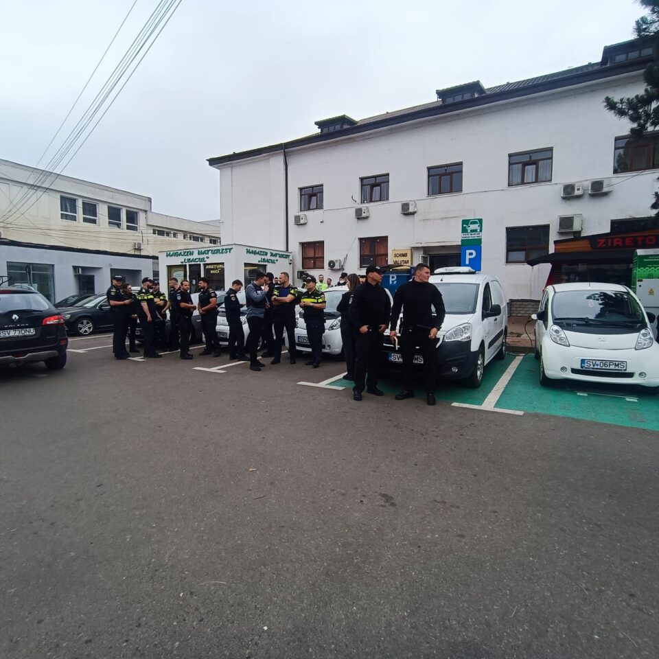 Poliția a ”închis” centrul Sucevei timp de două ore Poliția a ”închis” centrul Sucevei timp de două ore