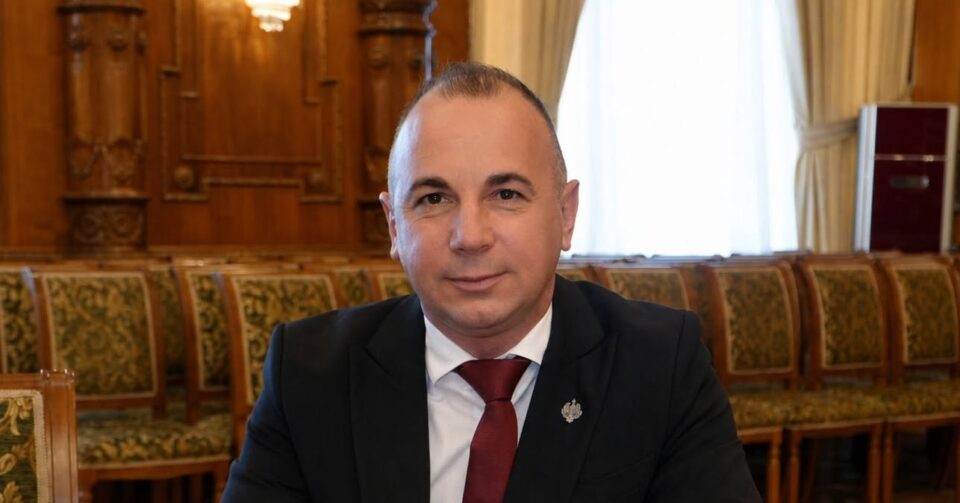 Deputatul sucevean Valentin Răducea critică lipsa de implicare a statului în creșterea siguranței rutiere pe șosele din țară Deputatul sucevean Valentin Răducea critică lipsa de implicare a statului în creșterea siguranței rutiere pe șosele din țară