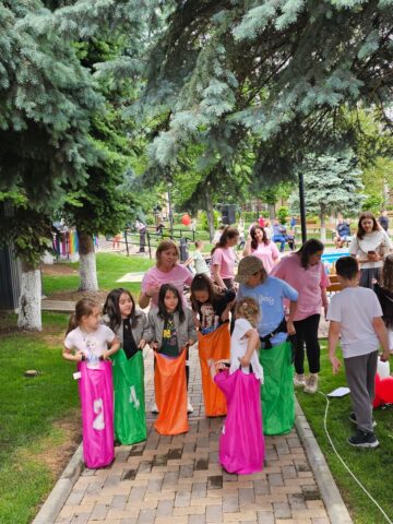 Târgul Jucăriilor, de la Fălticeni – o zi plină de bucurie, creativitate și fapte bune
