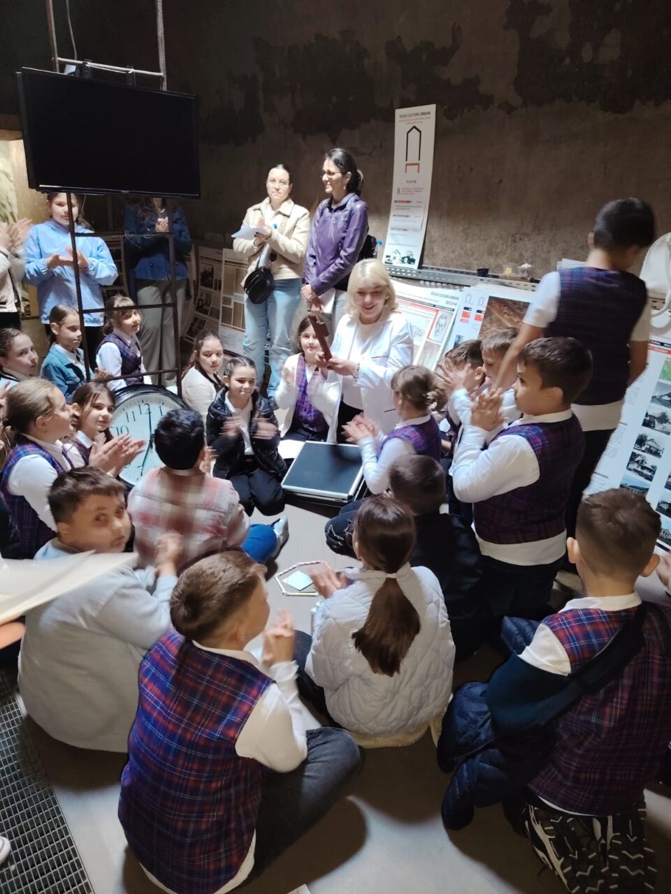 Lecție la Uzina de Apă Suceava: elevii clasei a III-a A au explorat patrimoniul local