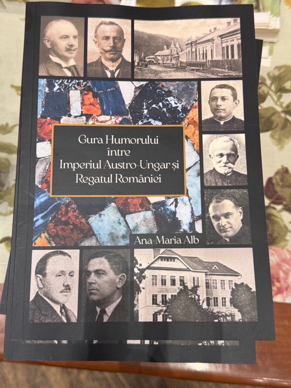 Volumul istoric purtand semnatura Anei Maria Alb, lansat la eveniment